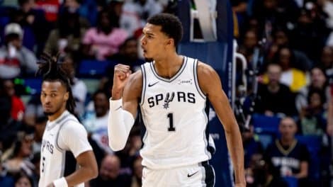 Wembanyama mène les Spurs vers la gloire : la fierté française brille en NBA